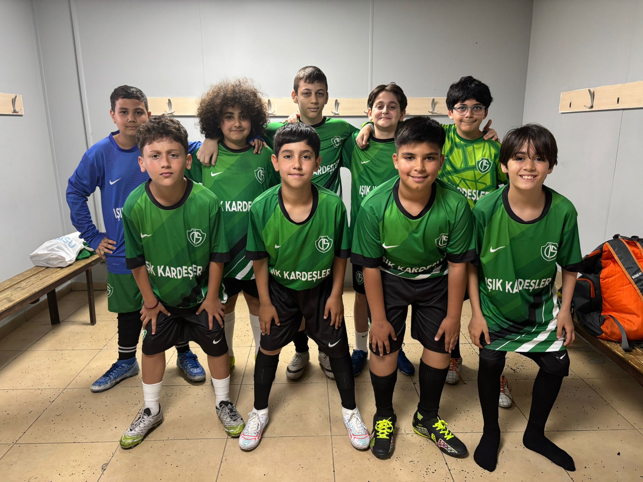 U19
